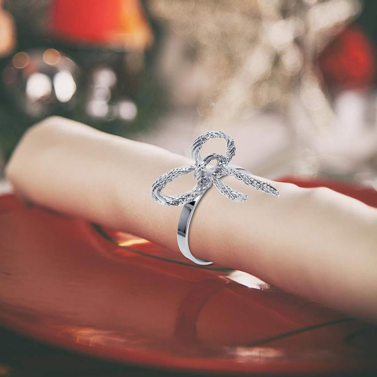 Pack of 18 Napkin Rings Alloy Hollow Out Flower Napkin Holder Dinning Table Napkin Ring for Dinner Parties Wedding Banquet Table Setting Family Gatherings Table Decor（Silver，18）