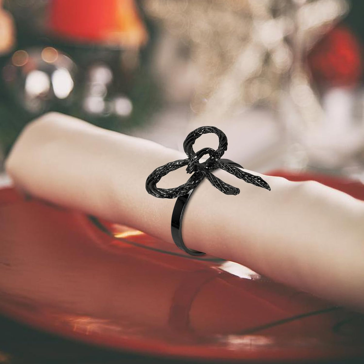 Pack of 6 Napkin Rings Alloy Hollow Out Flower Napkin Holder Dinning Table Napkin Ring for Dinner Parties Wedding Banquet Table Setting Family Gatherings Table Decor（Black，6）