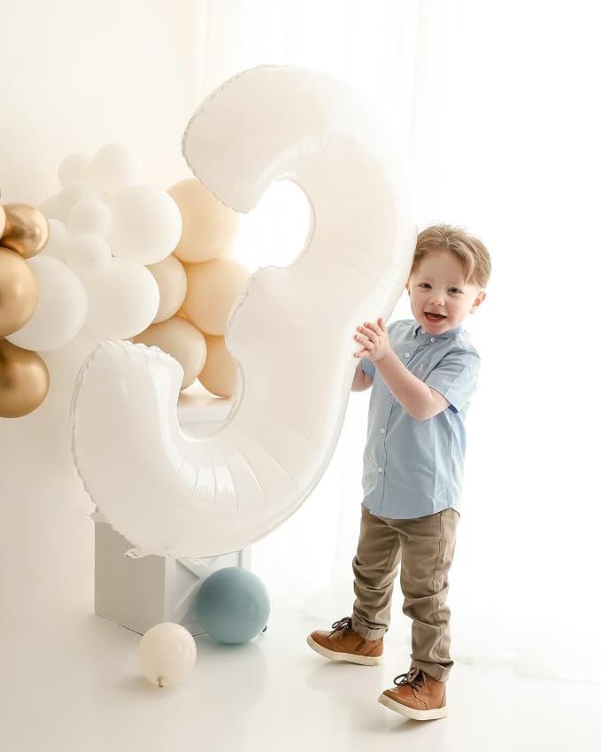 White 8 Balloon - Image 8