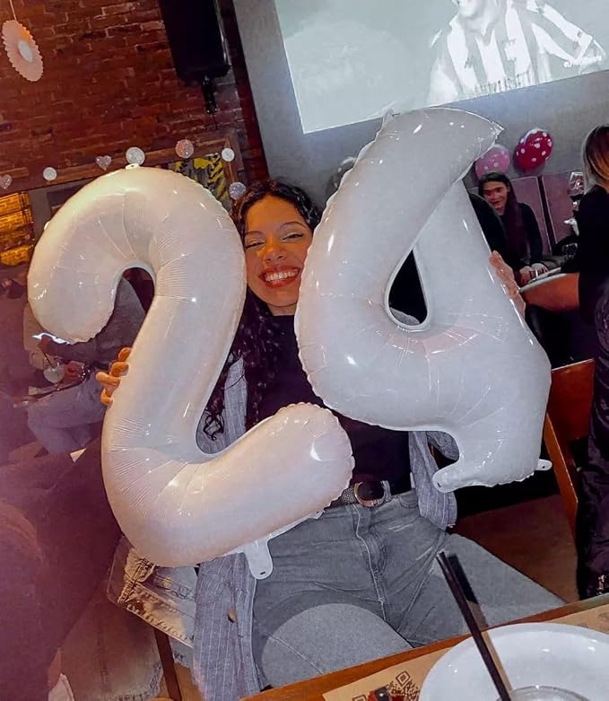 White 4 Balloon - Image 7