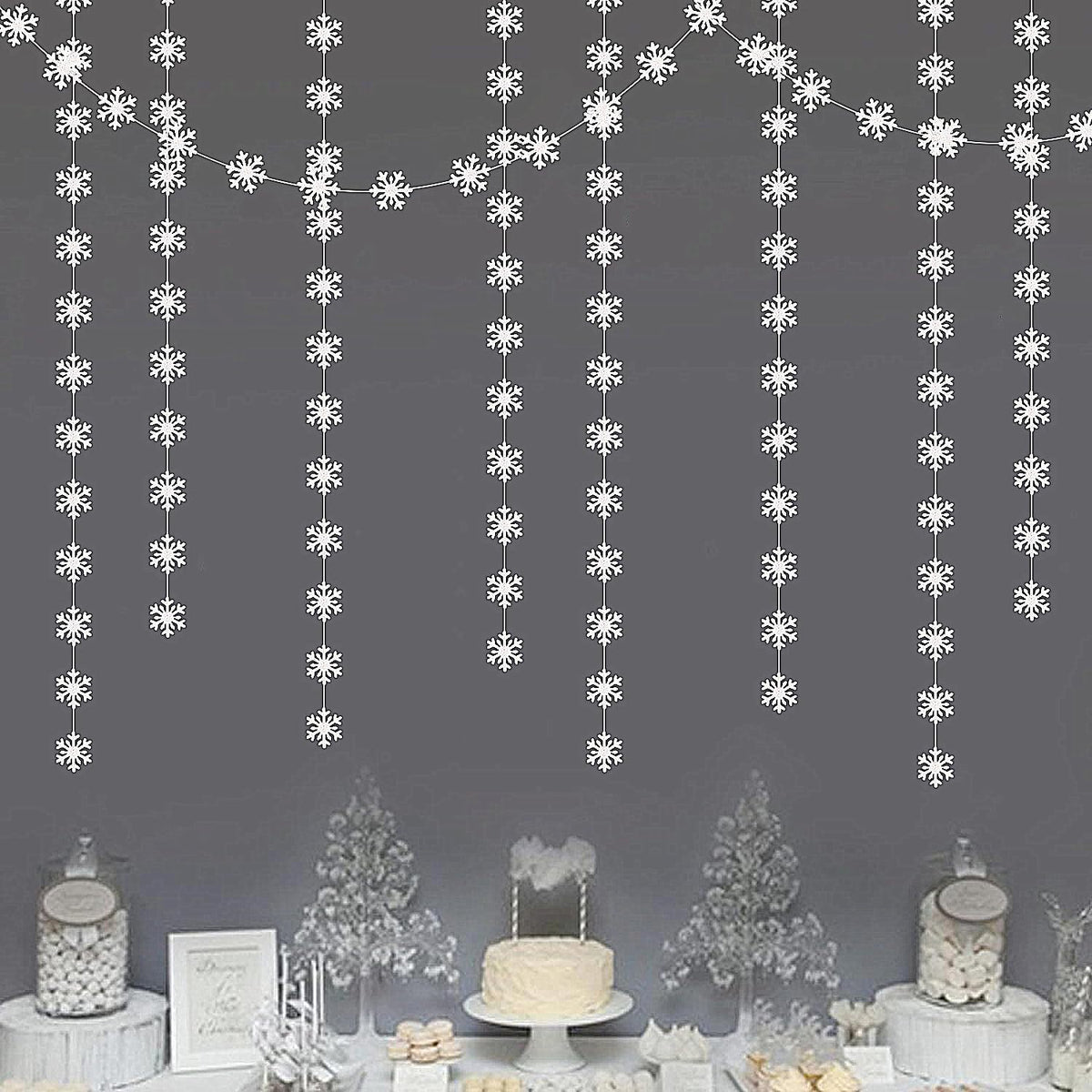 Snowflake-Snow White Christmas Party-Decoration Garland - 52ft Frozen Winter Wonderland Ornaments Hanging Paper Streamers,New Years Birthday Baby Shower Wedding Holiday Classroom Ceiling Decor Hugfond