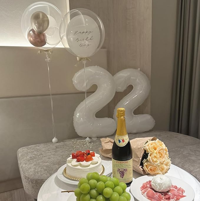 White 8 Balloon - Image 7