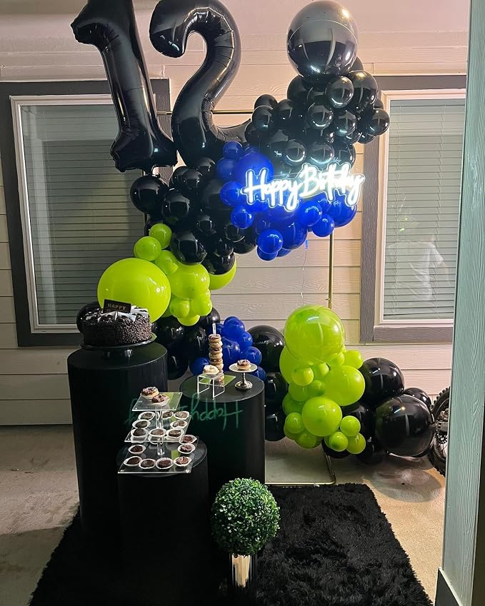Black 7 Balloon - Image 4