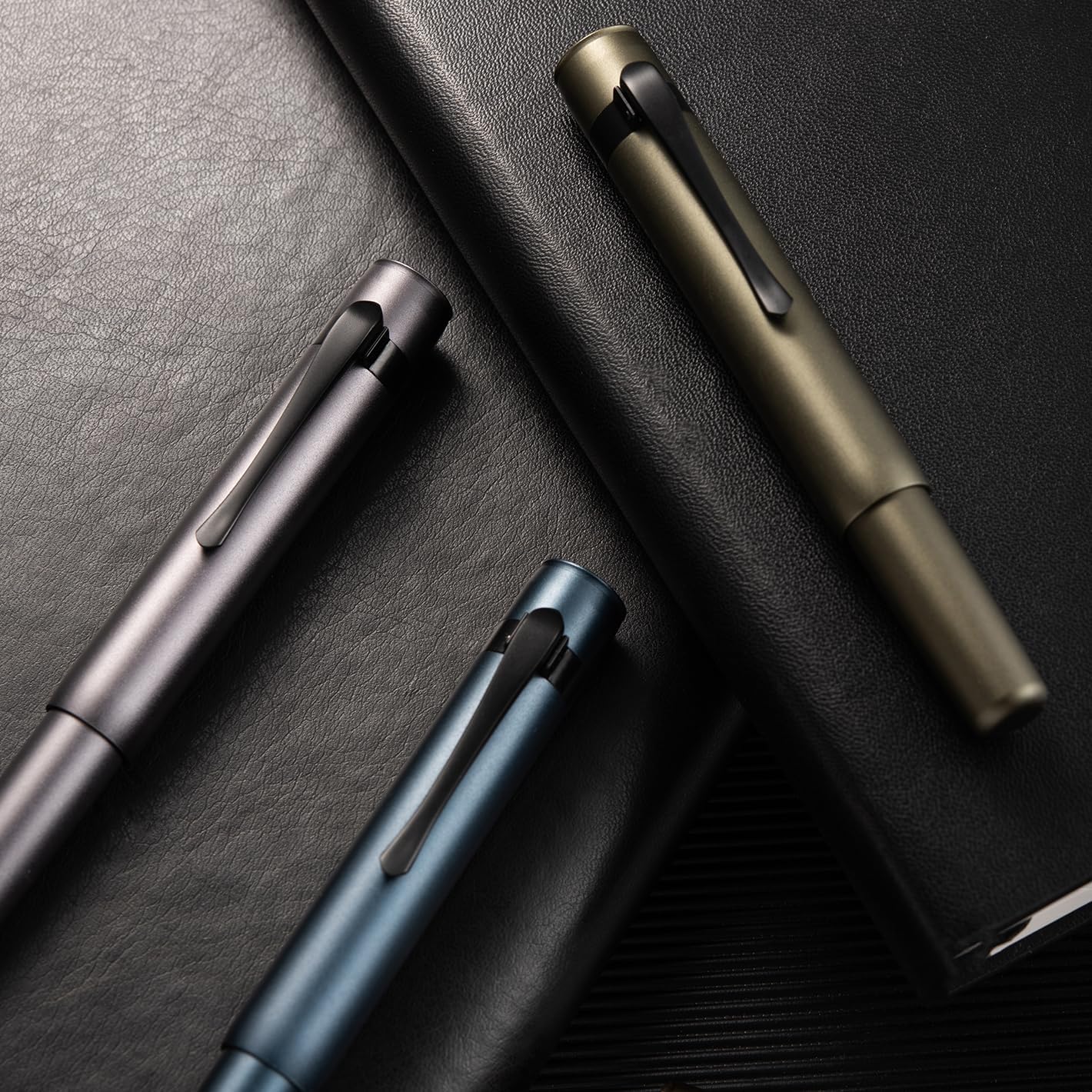Hongdian M2 Black Forest Mini Fountain Pen, Bent Nib & Sleek Shape Aluminium Short Pocket Travel Pen (Army Green)