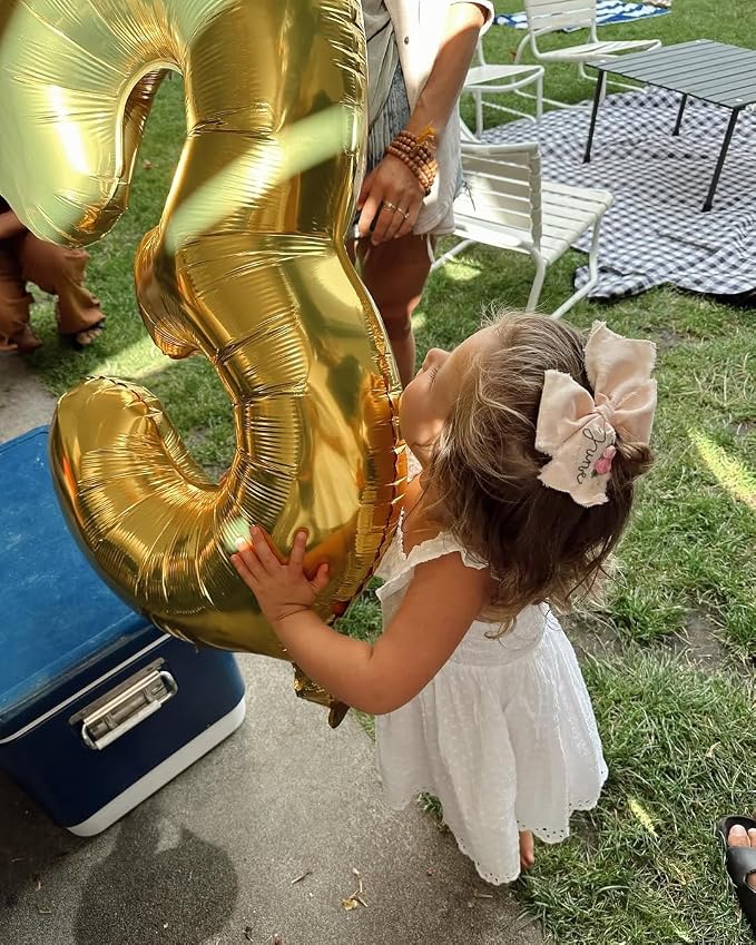 Light Gold 4 Balloon - Image 3